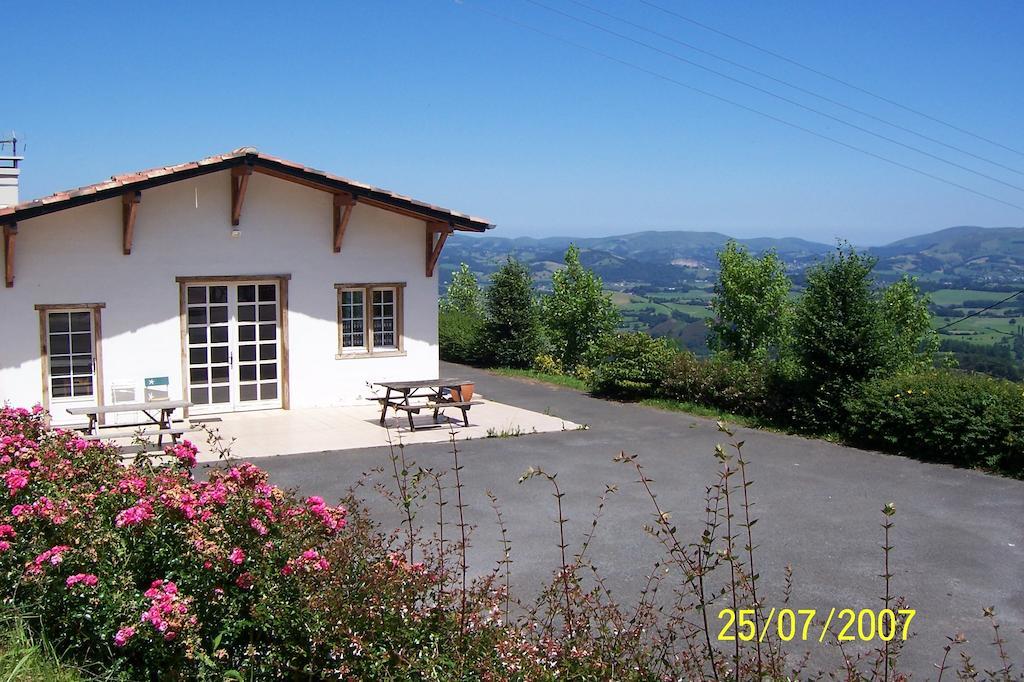 Ferme Ithurburia Saint-Michel  Extérieur photo
