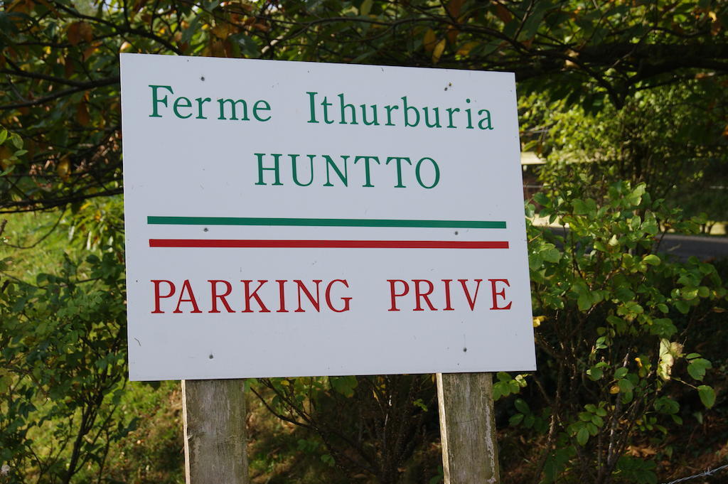 Ferme Ithurburia Saint-Michel  Extérieur photo